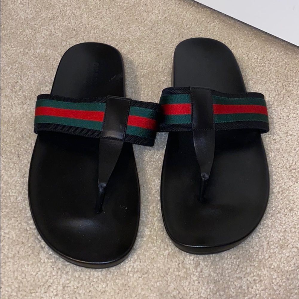 Authentic! Men’s Gucci flip flops